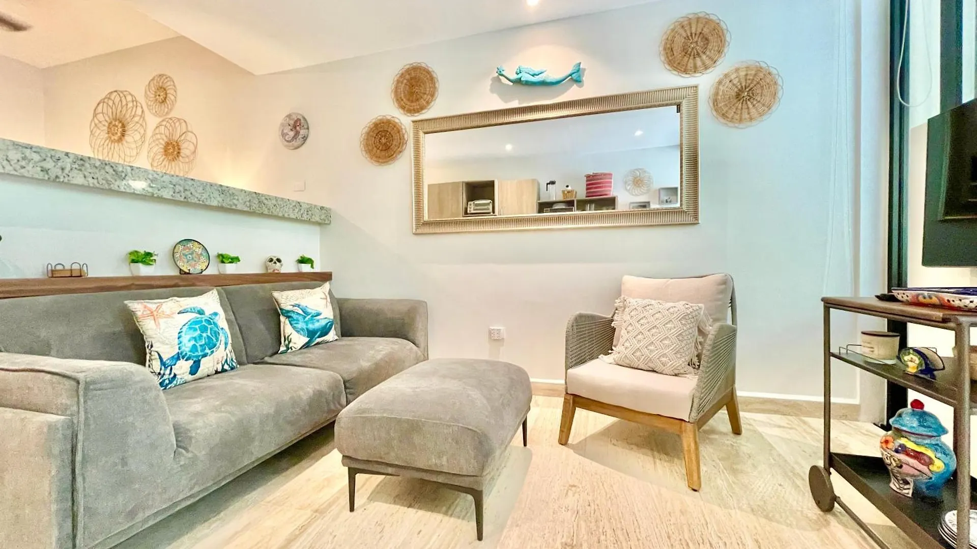 Syrena Condo Rentalsプレヤデルカーメン アパートホテル